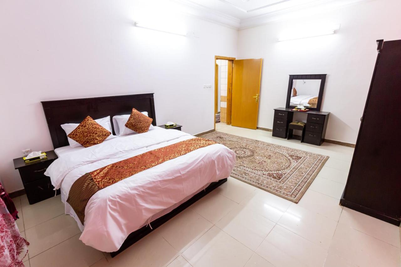 العييري للوحدات السكنية المفروشة الباحة 2 Al Bahah Luaran gambar